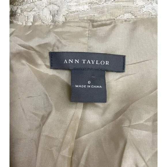 ANN TAYLOR Floral Blazer Top Womens Jacket Size 0 Cream Beige Two Button - Picture 5 of 11